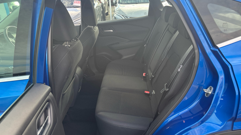 Nissan Qashqai 1.3 DiG-T MH Acenta Premium 5dr Petrol Hatchback